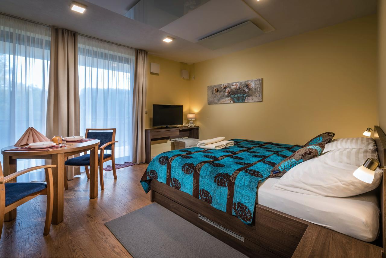Apartmánový Dom Kriváň Bešeňová Exterior foto